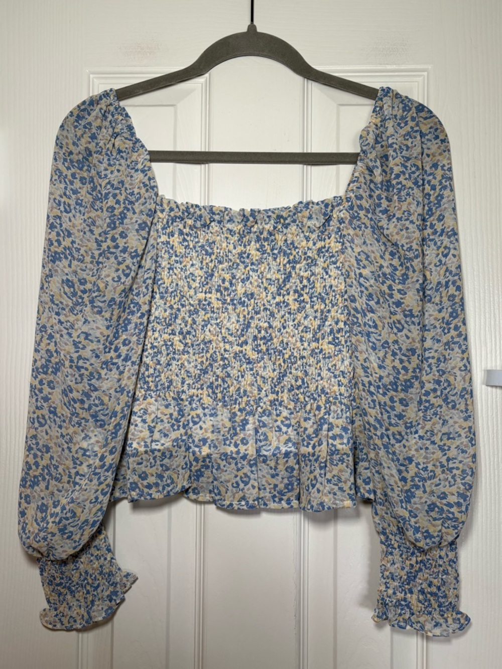 En Saison Floral‎ Smocked Peplum Top M Sold at Anthropologie